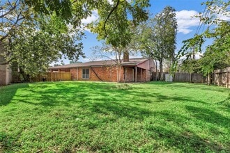 Building Photo - 8002 Beechnut St