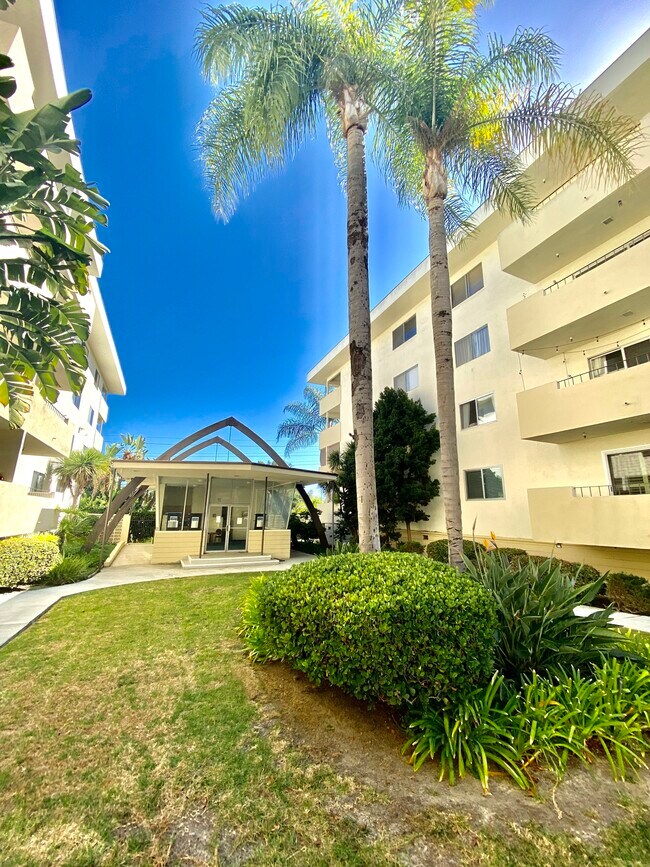 Foto del edificio - 29641 S Western Ave