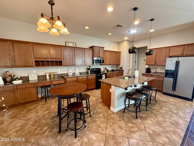 Foto del edificio - 15344 W Corrine Dr