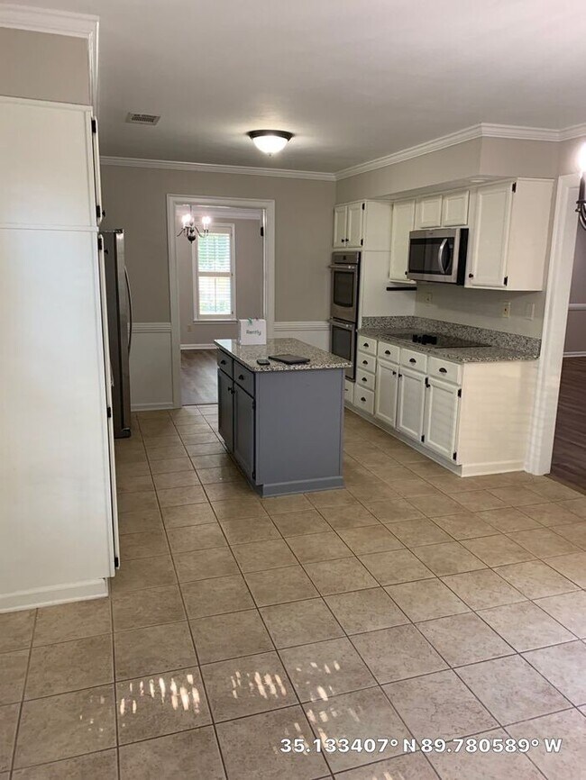 Foto del edificio - GET 1ST FULL MONTH’S RENT FREE - 8447 Stok...