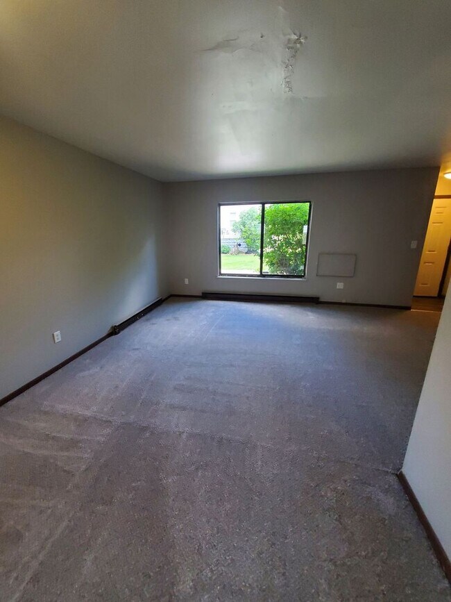 Foto del edificio - 8811-8815 W Mitchell St