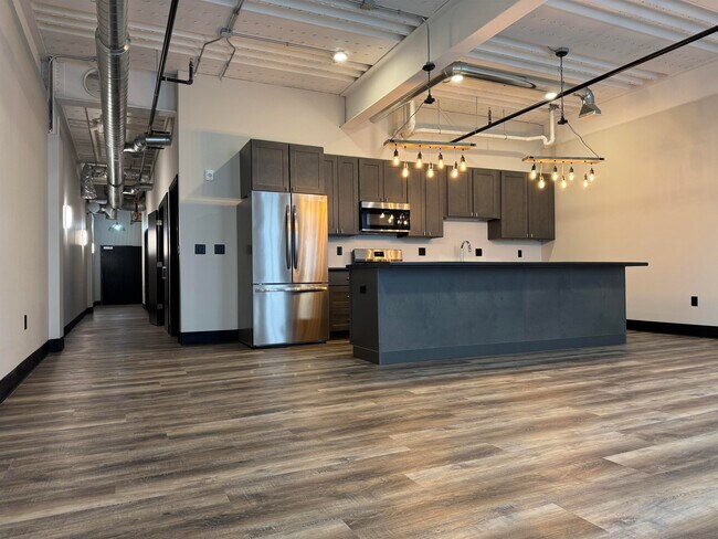 Building Photo - 200 W College Ave