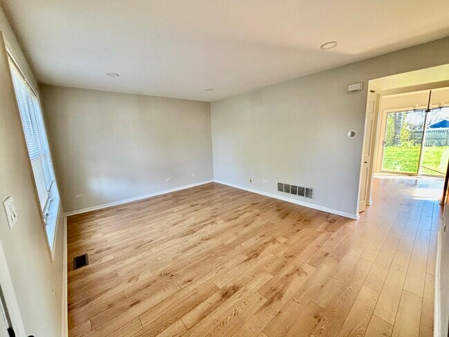 Foto del edificio - 1278 Robin Dr