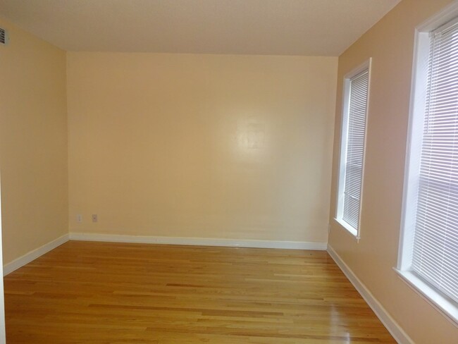 Building Photo - 1063 Waltons Pass