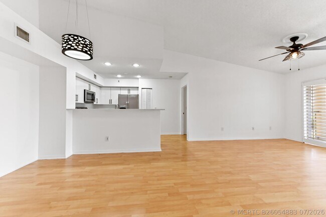 Building Photo - 140 Yacht Club Way
