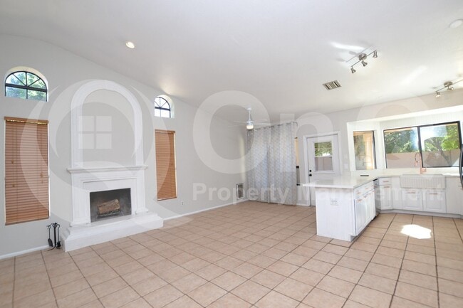 Building Photo - 2409 W Marlboro Dr