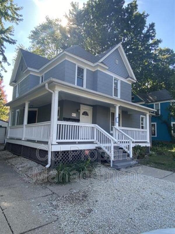 Building Photo - 615 W White St