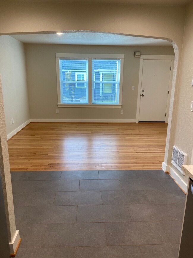 Foto del edificio - New Alberta Arts Modern Cottage Vibe 1250s...
