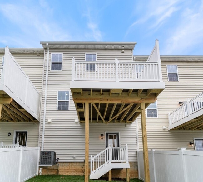 Building Photo - 95 Potomac Ct