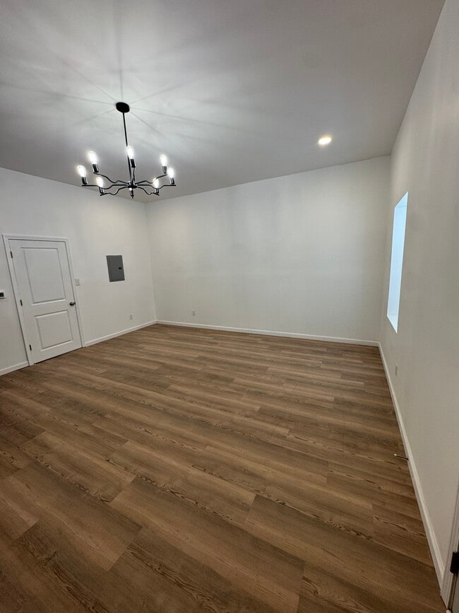 Photo - 839 S Jackson St Apartment