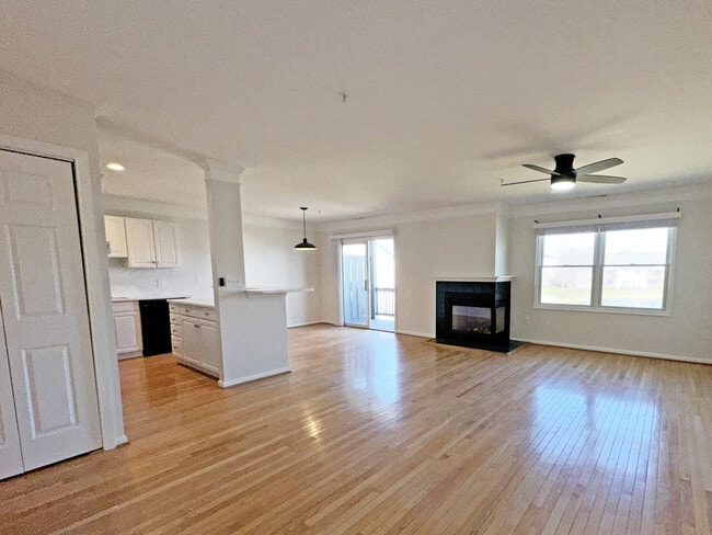 Building Photo - 511 Teal Ct
