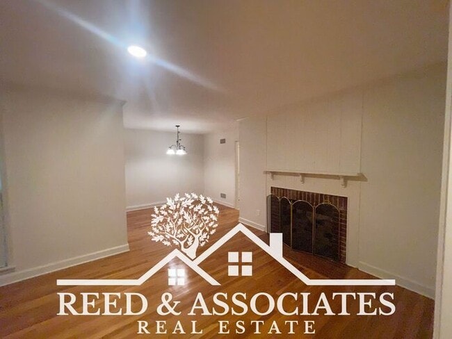 Building Photo - East Memphis / Audubon Area!