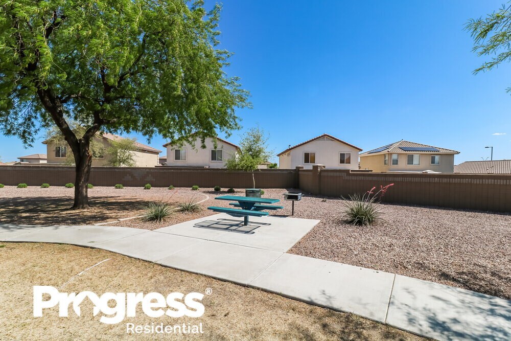 Foto del edificio - 1095 S 224th Ln