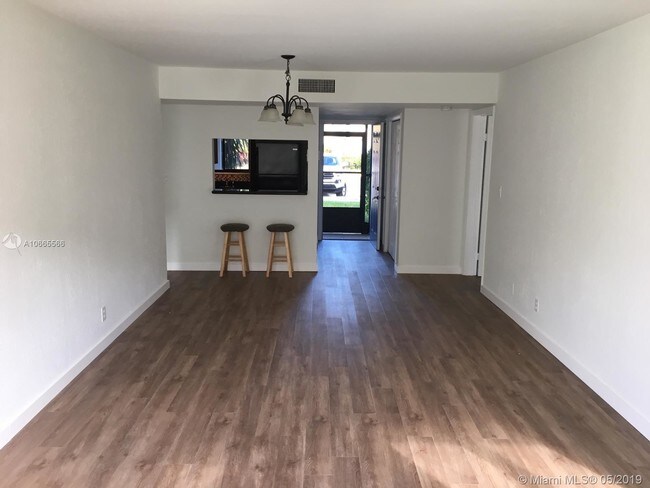 Foto del edificio - 163 Lakeview Dr