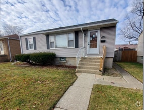 Building Photo - 4140 Henry Ave