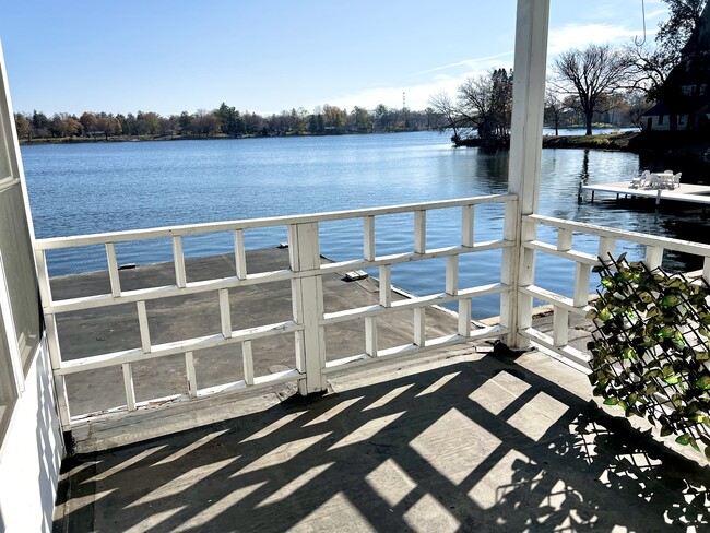 319 N Lake Rd Unit C : On the waterfront, Oconomowoc, WI 53066 ...