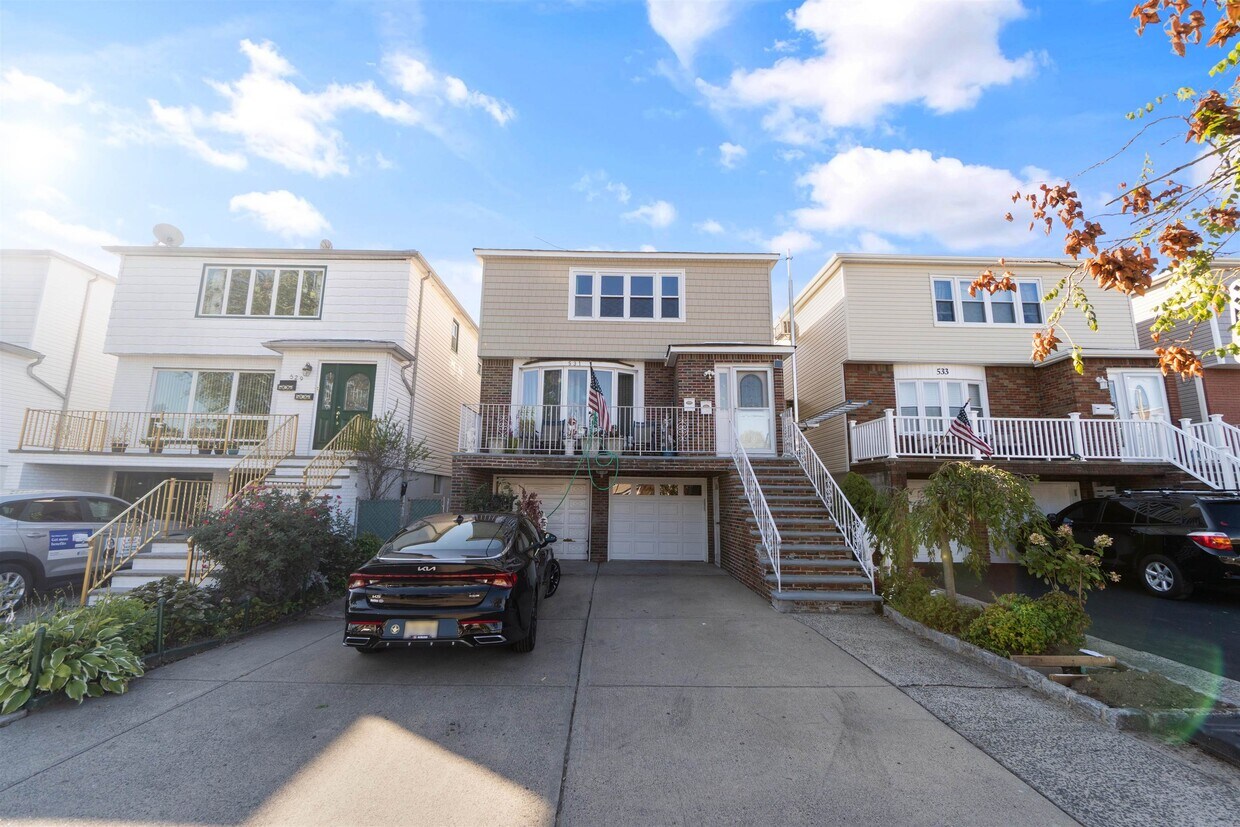 Primary Photo - 531 Avenue C