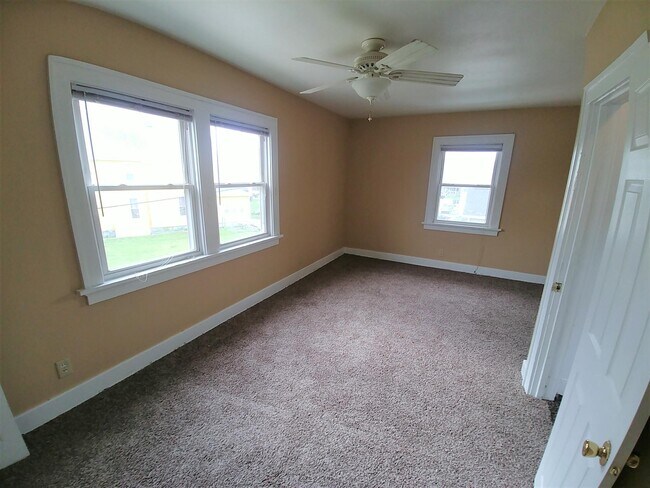 Foto del edificio - 350 8th Ave SW