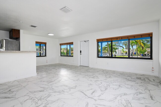 Foto del edificio - 233 SW 21st St
