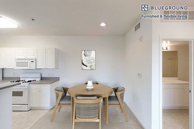 Foto del edificio - 3200 Rubino Dr