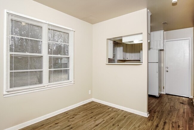 Building Photo - Adorable 3 Bedroom in Huntsville