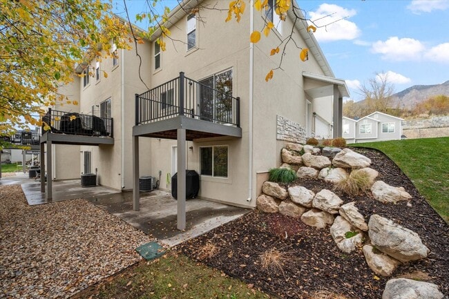 Building Photo - 645 S Plum Creek Ln E