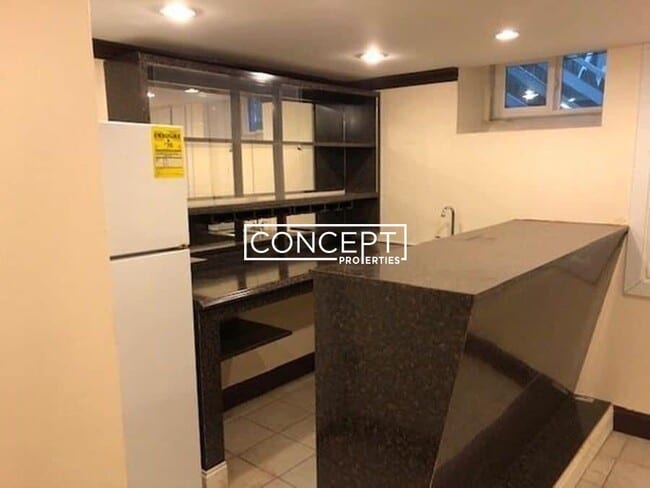 Foto del edificio - 49A Hackensack Rd. Unit 1B