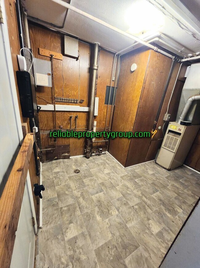 Foto del edificio - New Listing in Fort Wayne