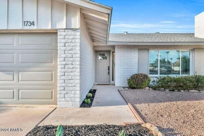 Building Photo - 1734 E Laguna Dr