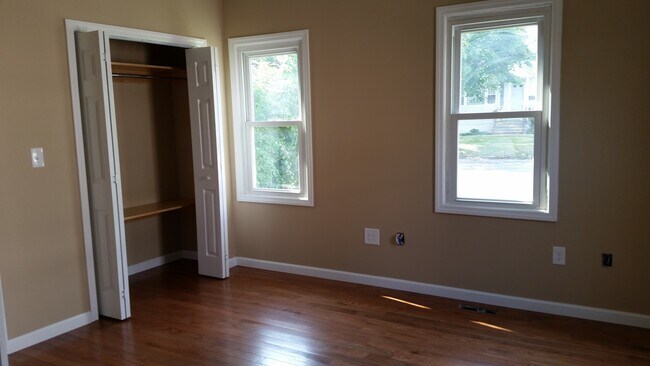 Building Photo - 503 14th St