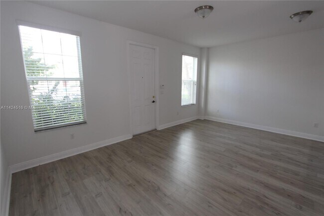 Foto del edificio - 11839 SW 26 St