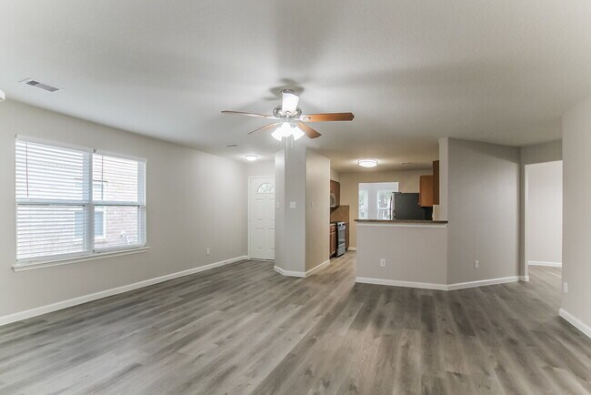 Foto del edificio - 4843 Fair Oak Dale Ln