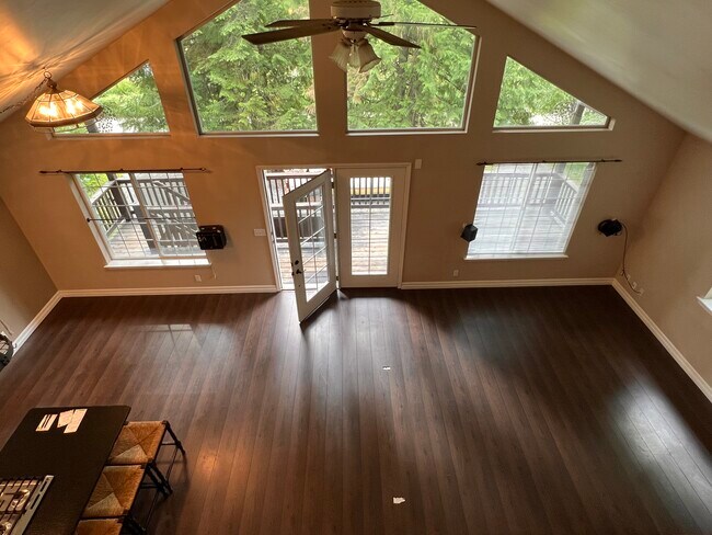 Foto del edificio - 224 Granite Ridge Rd E