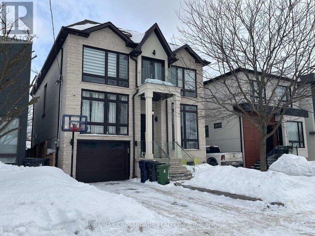 Building Photo - 89 Cadorna Ave