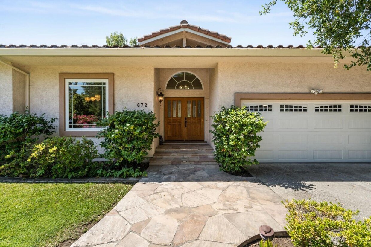 Primary Photo - 672 Rosita Ave