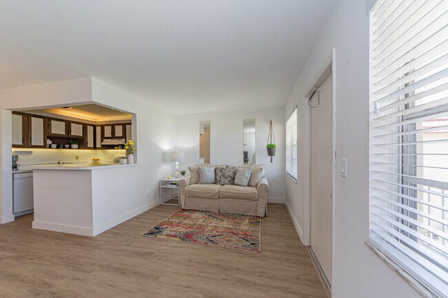 Foto del edificio - 60 Woodland Dr