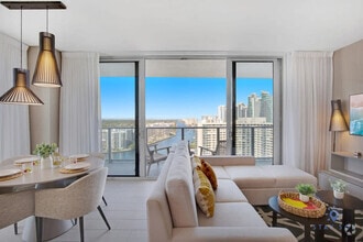 Building Photo - 4010 S Ocean Dr