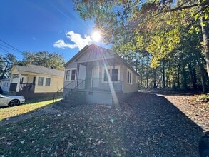 Building Photo - 308 Willow Ln Building Photo - 308 Willow Ln