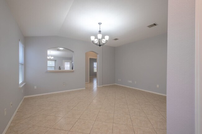 Foto del edificio - Lovely Updated 3 Bedroom, 2 Bath Home in P...