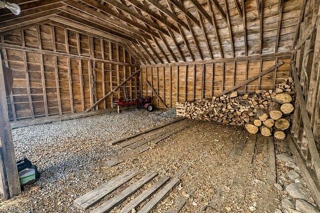 Foto del edificio - 45 Hoppen Rd