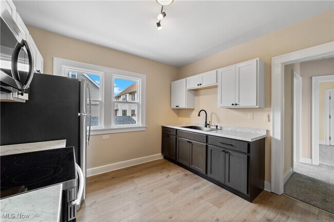Building Photo - 4360 W 45th St
