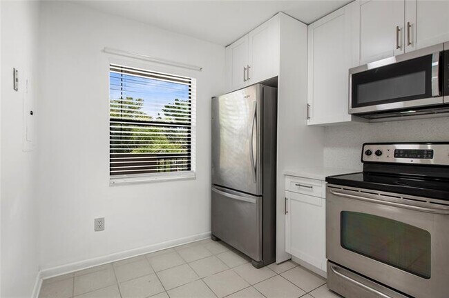 Foto del edificio - 2900 NW 42nd Ave