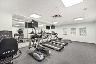 Building Photo - 12500 Edgewater Dr