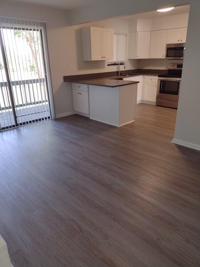 Building Photo - 159 Harvest Dr