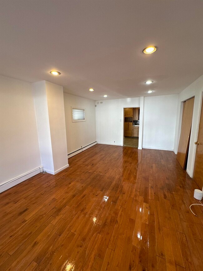 Foto del edificio - 98 W 27th St