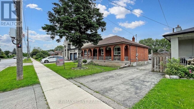 Building Photo - 139 Ranee Ave