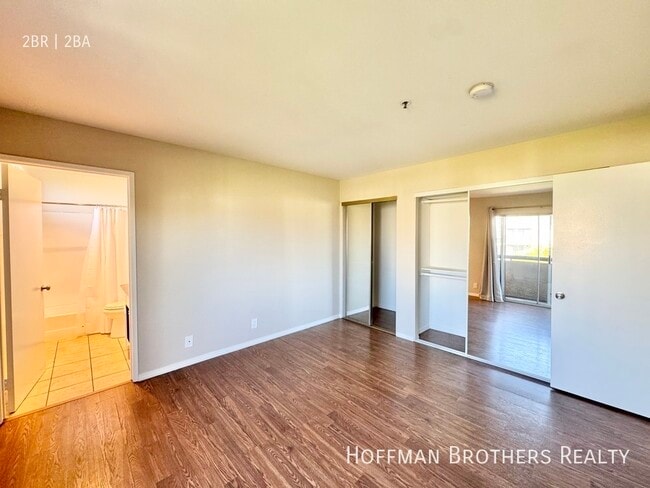 Building Photo - 8726 Burton Way