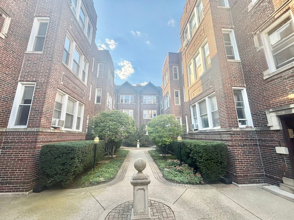 Foto principal - 4866 N Ashland Ave