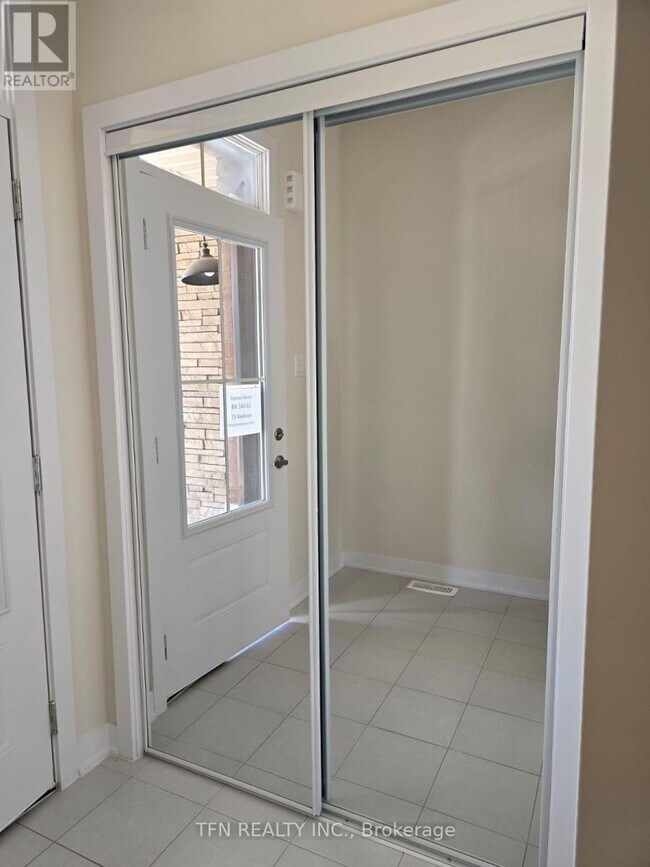 Photo du bâtiment - 73 Keelson St.