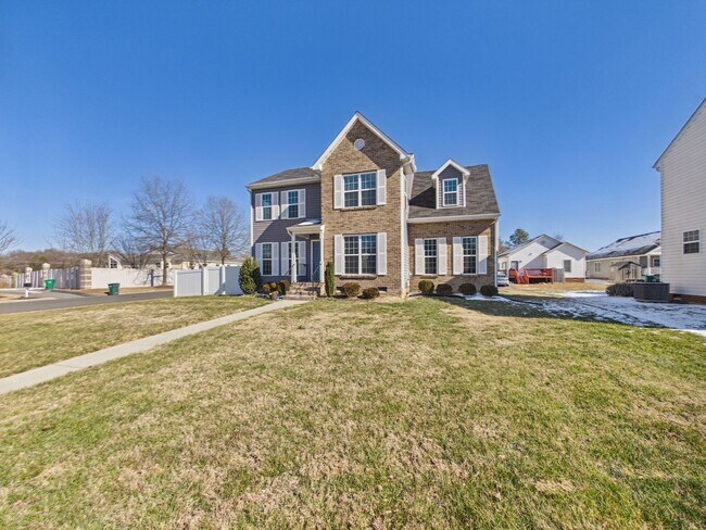 Building Photo - 3121 Divine Dr